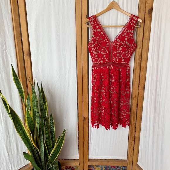 NWOT Red lace mini dress - Picture 4 of 7